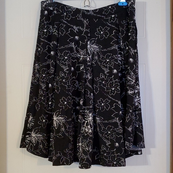 NWOT Lularoe Floral Madison Skirt - Large